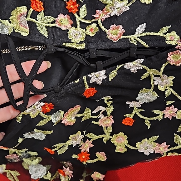 A'GACI Floral embroidered black mesh lace up long sleeve romper zip back S - Picture 6 of 8
